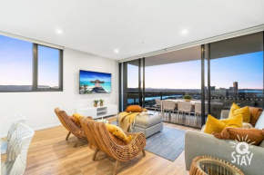Ruby - 3 Bedroom Family Apartment with Views!